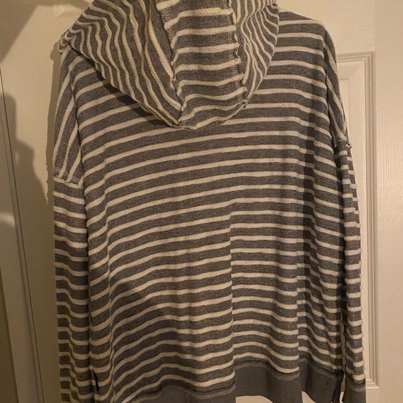 V neck foxy hoodie oversized look. - Picture 7 of 7